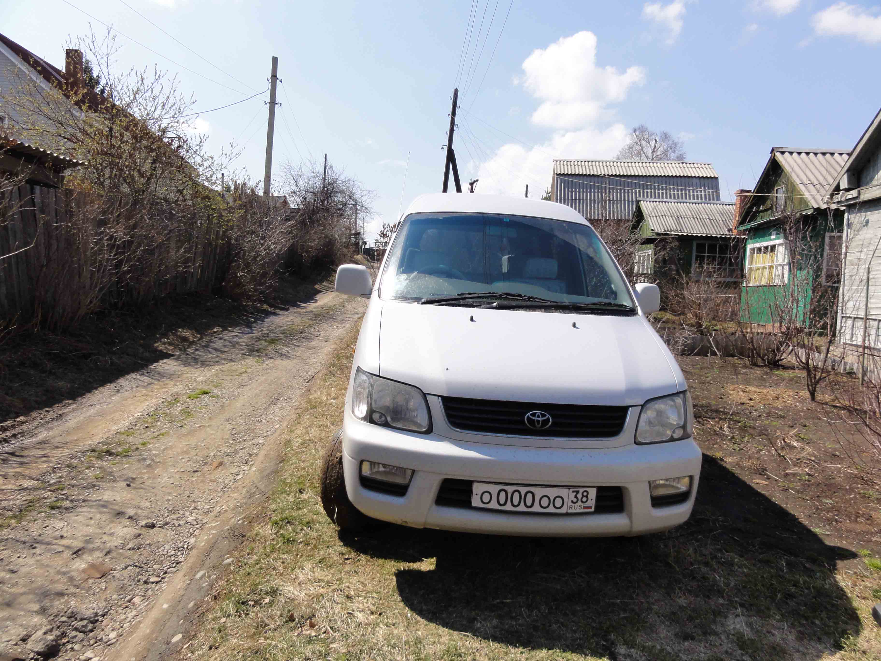 Toyota Noah, 1999